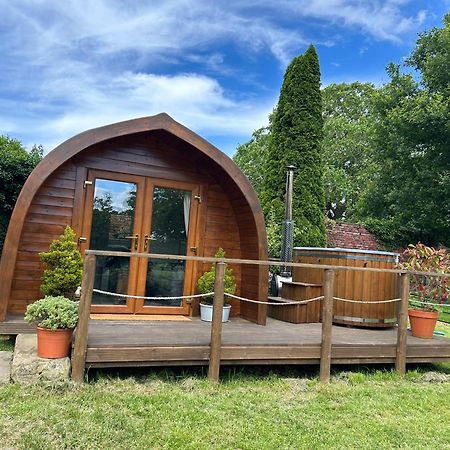 Secluded Cosy Luxury Pod With Wood Fired Hot Tub Hotel Shrewsbury Exterior foto